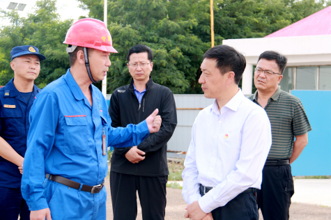 中衛市市長李曉波一行到寧夏華御調研項目進度